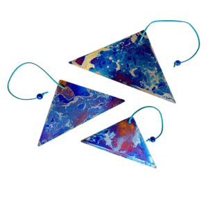 Alternative view of Grotta Sonora Titanium Triangular Chimes Set